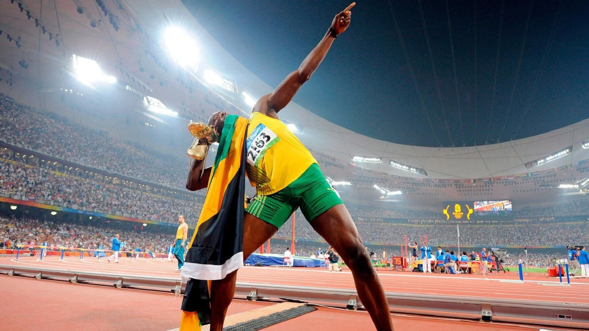 美国女子接力队冲刺表现成夺冠关键，美国女子接力队重赛